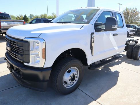 New 2026 Ford F350 XL AWD/4WD image 9