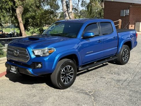 Used 2016 Toyota Tacoma 4x4 Double Cab image 6