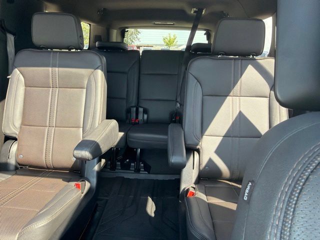 Used 2025 Chevrolet Suburban High Country AWD/4WD image 48