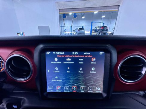 Used 2023 Jeep Gladiator Rubicon w/ LED Lighting Group AWD/4WD image 25