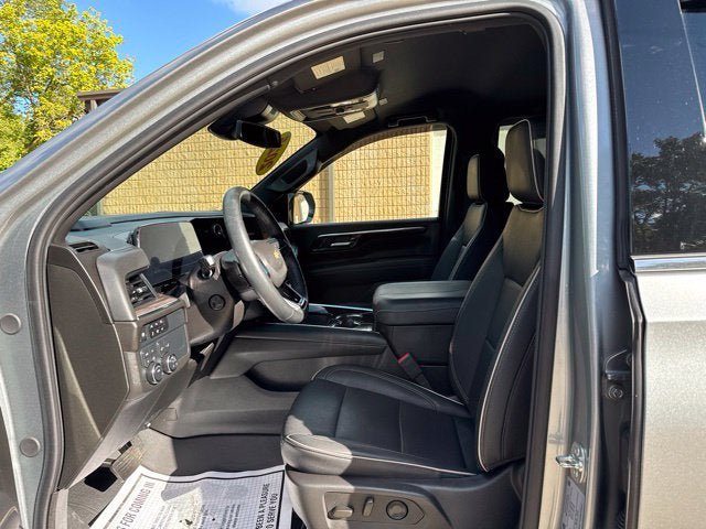 Used 2025 Chevrolet Tahoe Premier AWD/4WD image 10