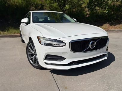 Used 2017 Volvo S90 T6 Momentum w/ Vision Package