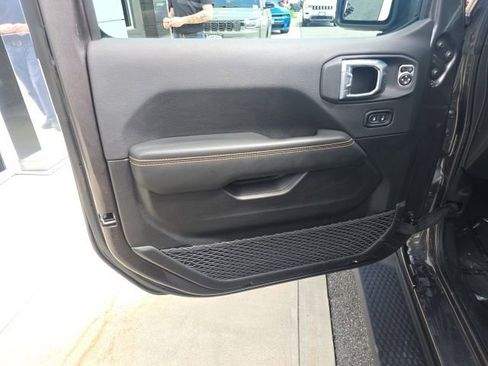Certified 2025 Jeep Wrangler Unlimited Sahara AWD/4WD image 10