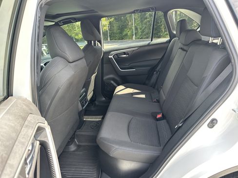 Used 2022 Toyota RAV4 SE w/ Convenience Package AWD/4WD image 31