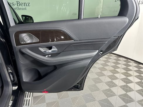 Certified 2025 Mercedes-Benz GLE 53 AMG 4MATIC image 18