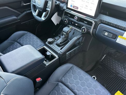 New 2025 Toyota 4Runner 4WD image 15