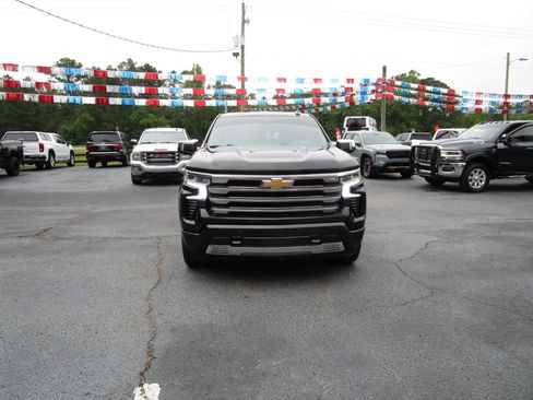 Used 2023 Chevrolet Silverado 1500 High Country w/ Technology Package AWD/4WD image 7