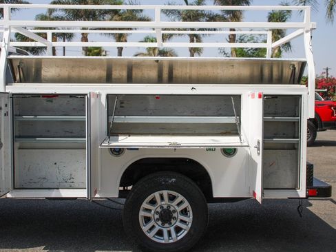 Used 2019 Ford F350 XLT image 6