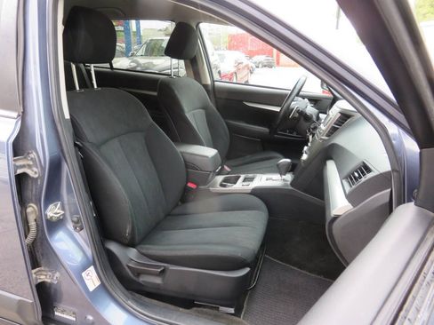 Used 2014 Subaru Outback 2.5i Premium AWD/4WD image 11