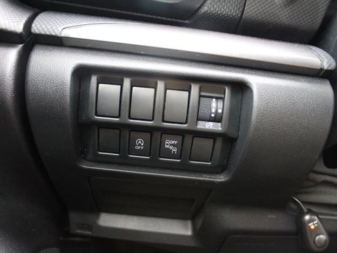 Used 2019 Subaru Forester Premium image 27