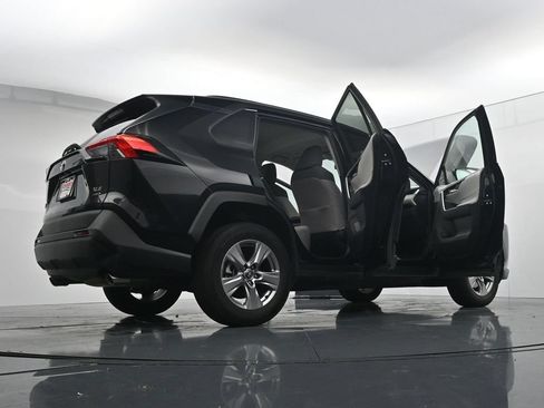 Used 2025 Toyota RAV4 XLE AWD/4WD image 43