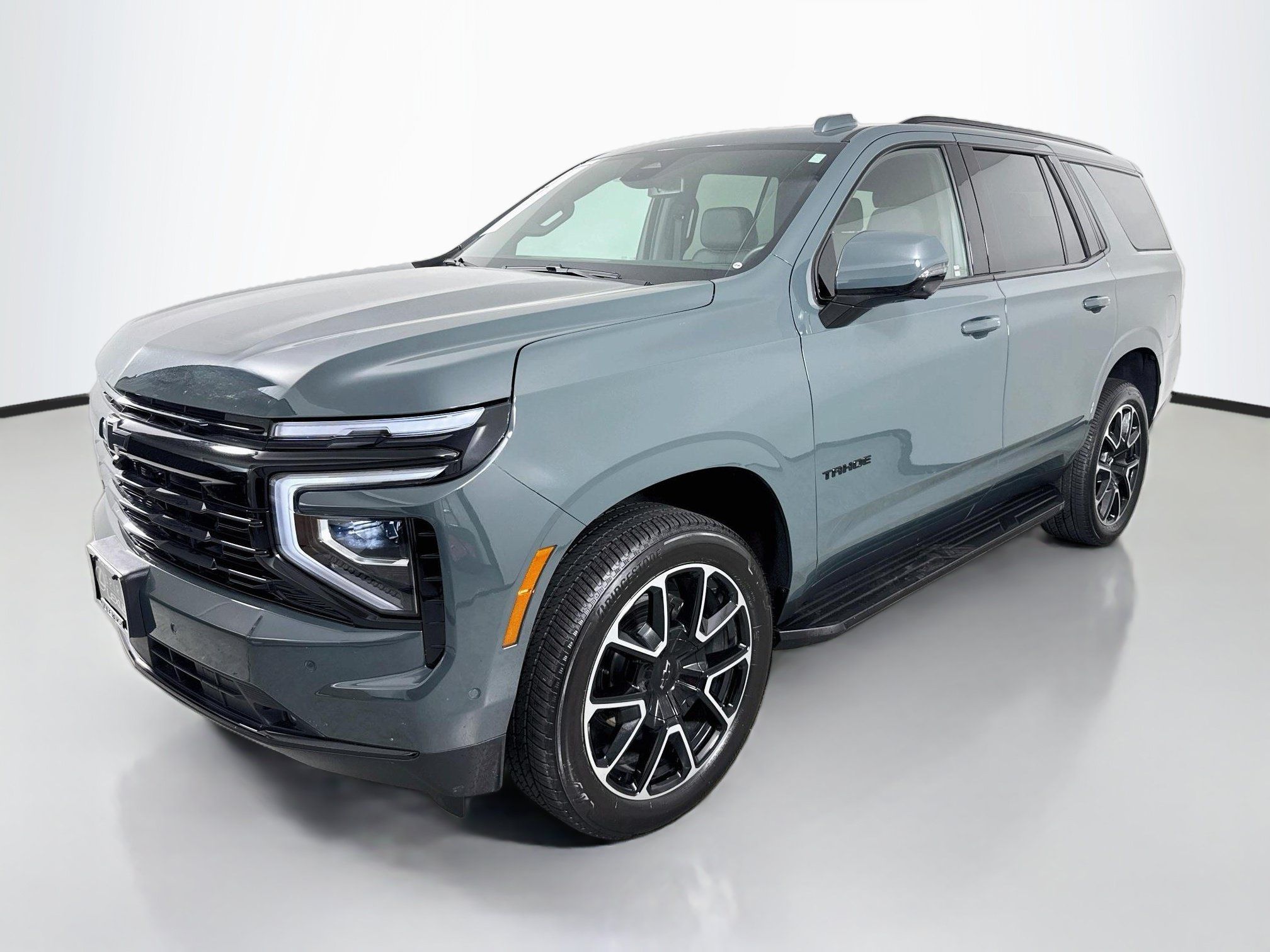 Used 2026 Chevrolet Tahoe RST w/ Comfort Package AWD/4WD image 3