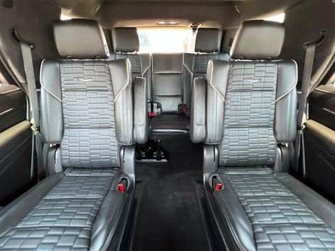 Used 2024 Cadillac Escalade Sport Platinum w/ LPO, ONYX Package AWD/4WD image 28