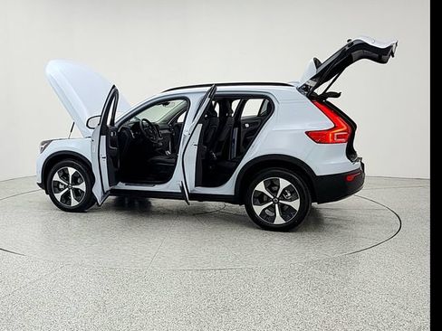 Certified 2026 Volvo XC40 B5 Plus AWD/4WD image 12