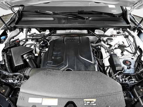 Certified 2026 Audi Q5 Premium AWD/4WD image 3