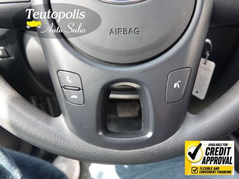 Used 2013 Kia Soul FWD image 24