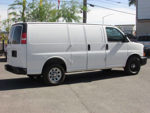 Used 2012 Chevrolet Express 1500 image 2