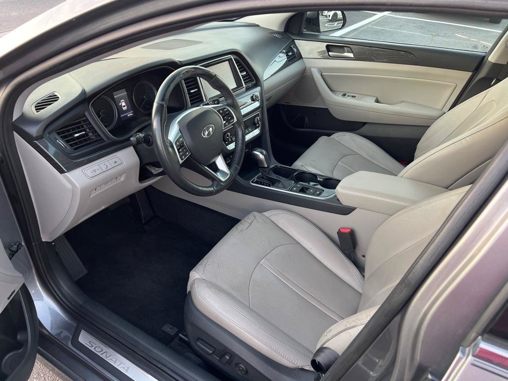 Used 2019 Hyundai Sonata Limited w/ Ultimate Package 04 FWD image 11