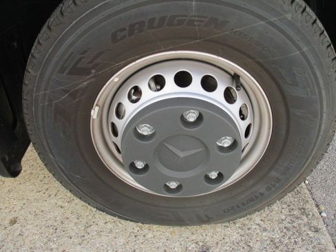 Used 2023 Mercedes-Benz Sprinter 3500 image 17