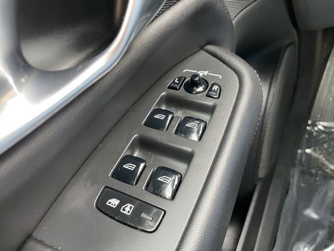 Used 2023 Volvo XC90 B5 Plus image 25