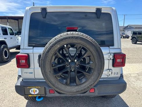 Used 2024 Jeep Wrangler Unlimited Sahara AWD/4WD image 6