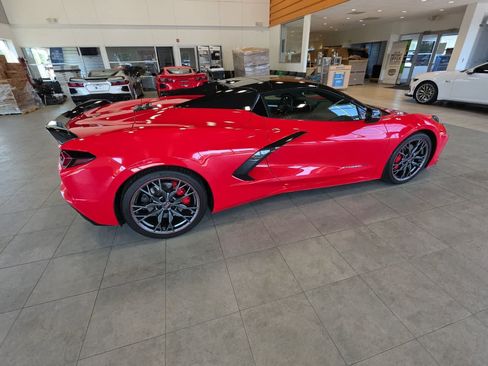Used 2023 Chevrolet Corvette Stingray Preferred Conv w/ Z51 Performance Package RWD image 8
