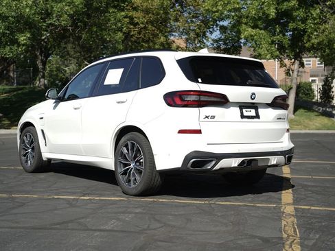 Used 2022 BMW X5 xDrive45e w/ M Sport Package AWD/4WD image 3