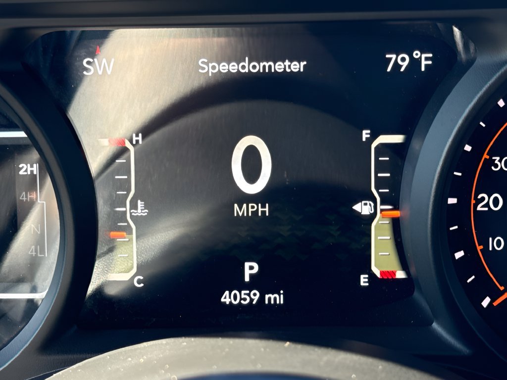 Used 2026 Jeep Wrangler Unlimited Sahara AWD/4WD image 24