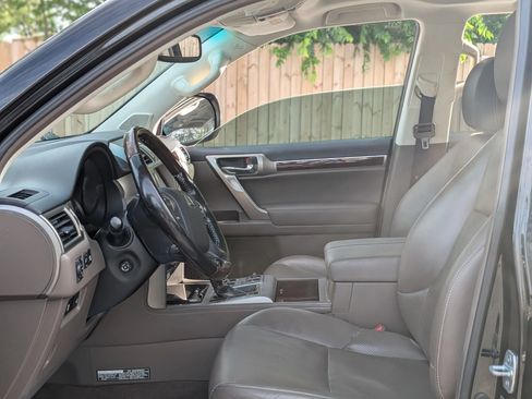 Used 2017 Lexus GX 460 Luxury AWD/4WD image 10