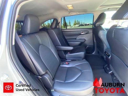 Certified 2024 Toyota Highlander XLE AWD/4WD image 21