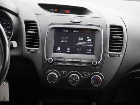 Used 2017 Kia Forte S image 21