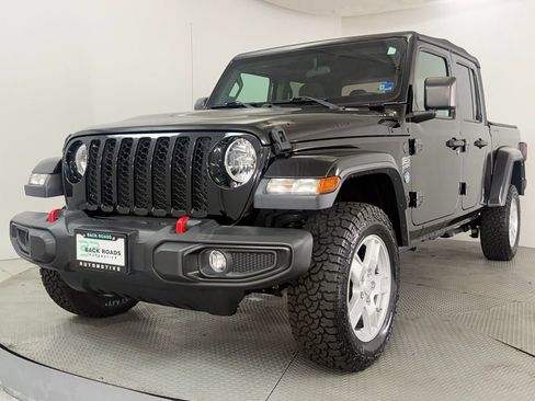 Used 2023 Jeep Gladiator Sport AWD/4WD image 3