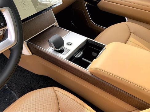 New 2026 Land Rover Range Rover Long Wheelbase SE image 7