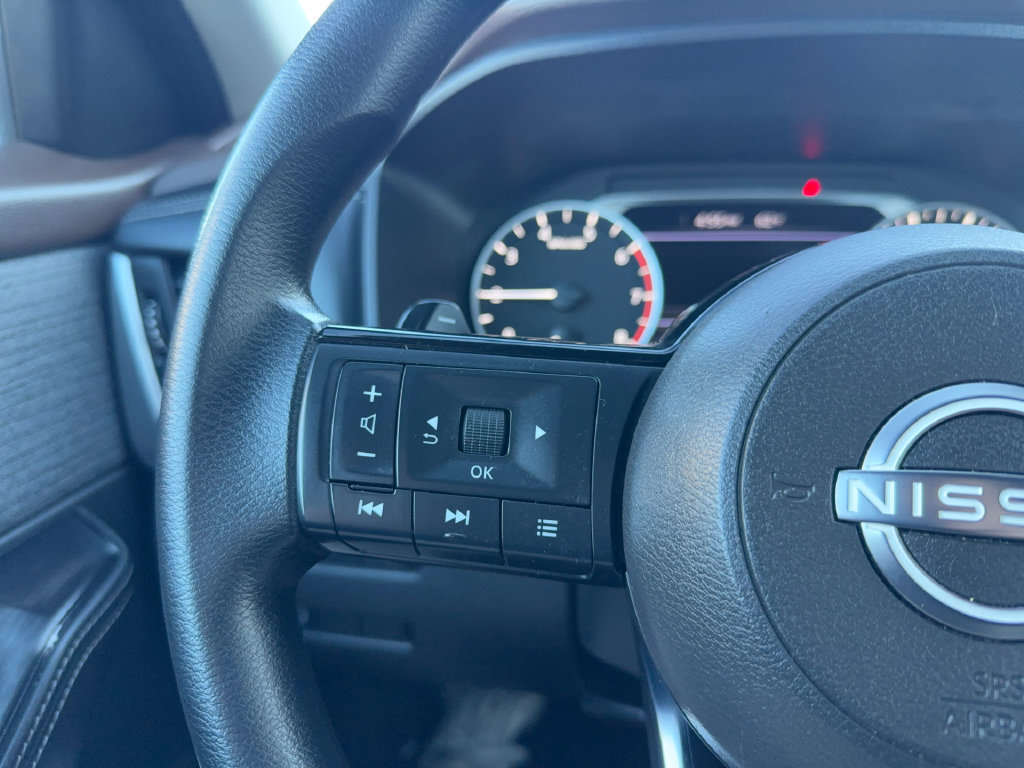Used 2023 Nissan Rogue SV AWD/4WD image 16