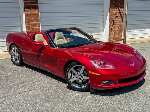 Used 2008 Chevrolet Corvette Convertible w/ Preferred Equipment Group RWD image 32