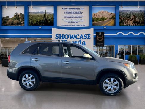 Used 2012 Kia Sorento LX w/ Convenience Pkg FWD image 7