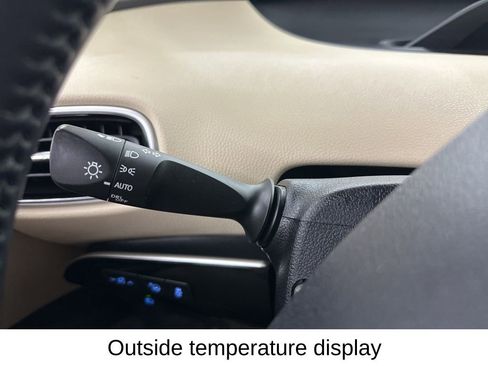 Used 2017 Toyota Prius Three image 37