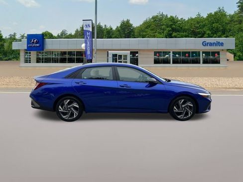 Certified 2025 Hyundai Elantra Sport FWD image 6