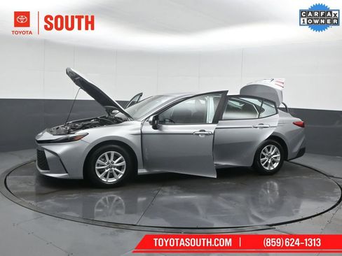 Used 2025 Toyota Camry LE image 57