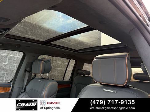 Used 2022 Jeep Grand Wagoneer Series II w/ Convenience Group III AWD/4WD image 23