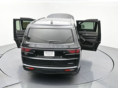 Used 2024 Jeep Wagoneer Series II w/ Flexible Seating Group RWD image 26