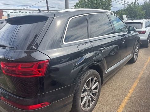 Used 2019 Audi Q7 2.0T Premium w/ Cold Weather Package AWD/4WD image 9