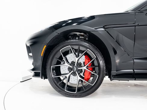 Used 2025 Aston Martin DBX 707 image 40