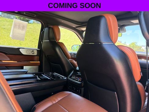Used 2018 Lincoln Navigator Reserve w/ Technology Package AWD/4WD image 36