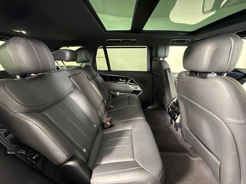 Used 2024 Land Rover Range Rover Long Wheelbase SE AWD/4WD image 21