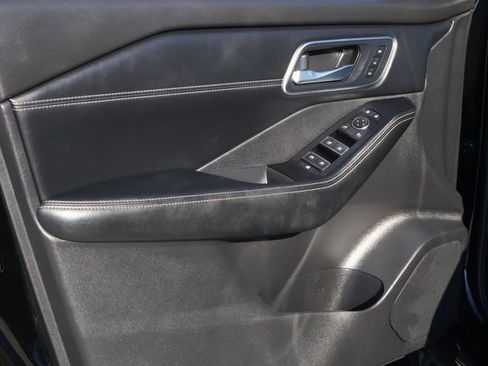 Used 2024 Nissan Rogue Platinum image 16