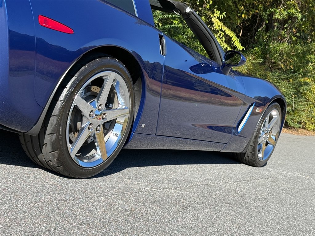 Used 2007 Chevrolet Corvette Coupe w/ Preferred Equipment Group RWD image 41