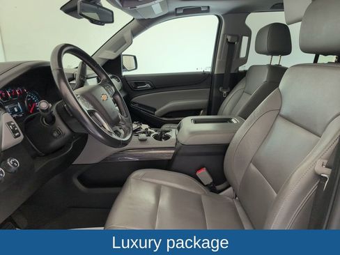 Used 2020 Chevrolet Suburban LT image 5