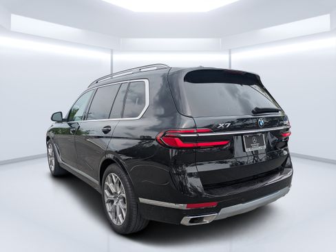 Used 2025 BMW X7 xDrive40i AWD/4WD image 5