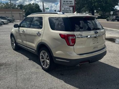 Used 2018 Ford Explorer Limited w/ Equipment Group 301A FWD image 5